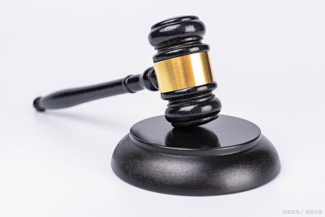 反咬一口！男子喝喜酒死亡家属索赔238万，称谁让你们邀请的