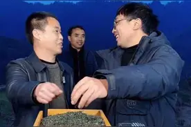 湘西冬宝直播带货现场刘薇和冬宝起争执，冬宝妹妹替哥哥直播图片