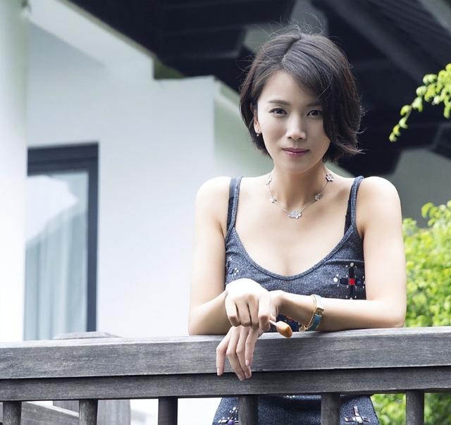 陈思诚爱惨了她，王凯迷恋着她，41岁成单亲妈妈的她活成了大赢家