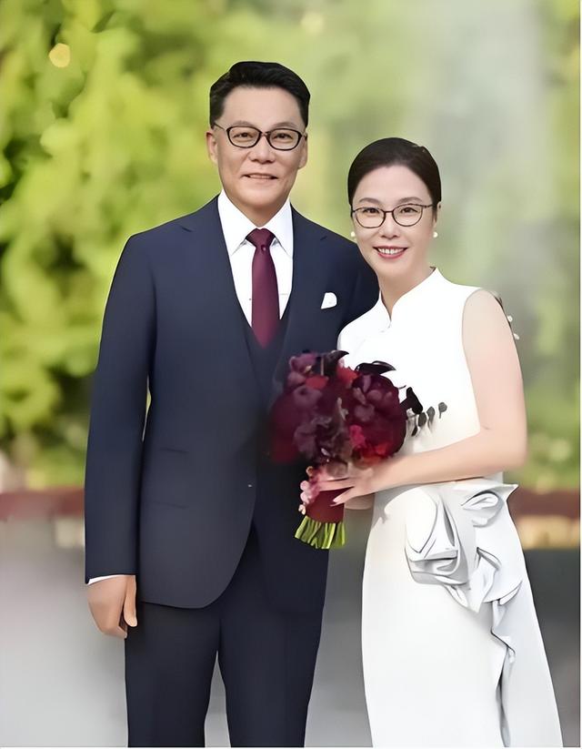 李国庆和张丹红婚礼捐150万，庆渝年风波终是结束了