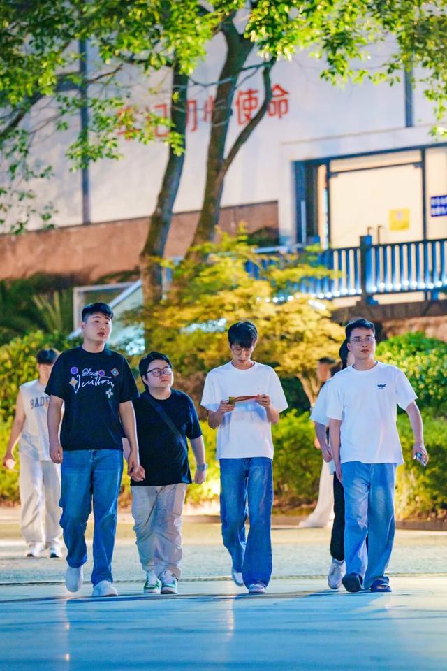 暑期又破纪录，创单月历史新高！印象大红袍好成绩的背后是什么？