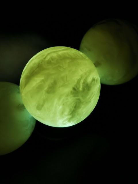 绿珀：绿色琥珀的药用、鉴别与收藏全解析