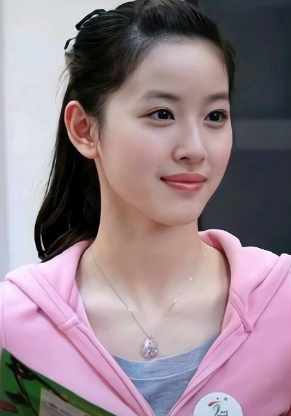 刘强东章泽天久违合体仅3天，令人恶心的一幕上演，杨颖也被牵连