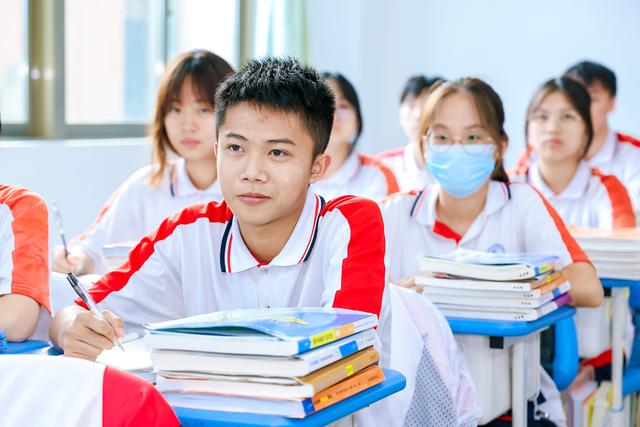 重磅信号！中央部署增加普通高中学位，背后有何深意？