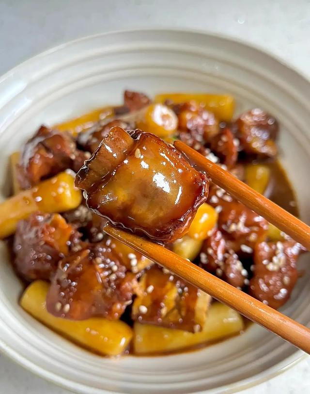 吃一斤它等于吃10只鸡，一降血脂、二降血糖、三降胆固醇，别不懂