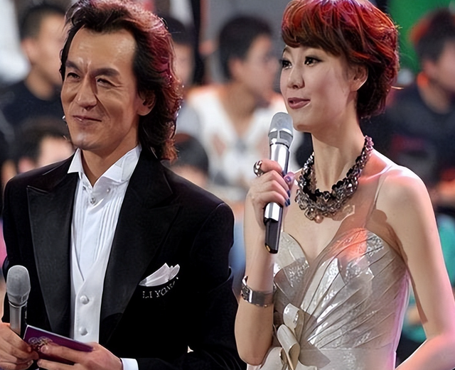 讨好大佬，陪睡上位	，遭央视“开除	”，她身上的标签哪个才是真的