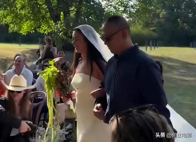 姜文在法国送女儿出嫁，姜一郎小腹隆起疑怀孕，洋女婿激动落泪