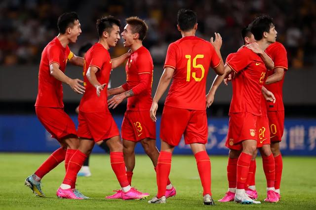 国足最新FIFA排名公布，战日本久尔杰维奇欲变阵
