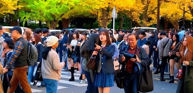 越收越紧了！日本航线几乎全停摆了，但日本人的反应挺有意思