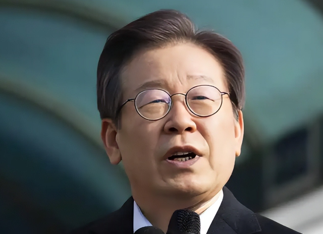 特朗普施压，日方被迫服软，点名波茨坦公告	，口风有变：理解并尊重中方立场