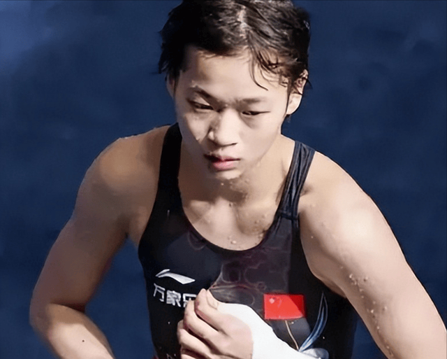 跳水界再出黑马！王伟莹勇夺单人冠，采访意外透露全红婵真实状态