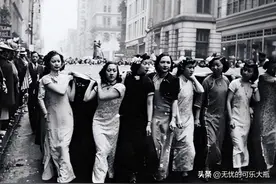 天乳运动有多疯狂：数万女性赤裸游街，禁止束胸违者罚款50大洋图片