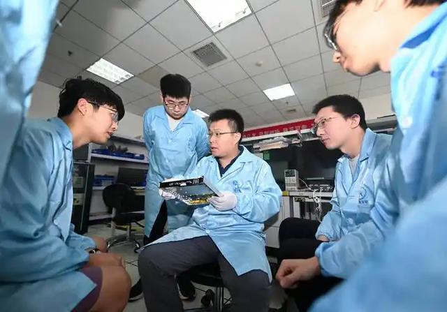 退休了，科研还能怎么做？这对挚友的航磁技术比加拿大早10年