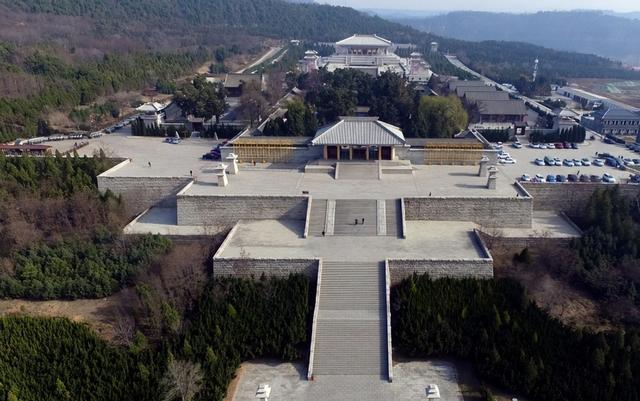 中国龙脉上只埋了3个人：一个挖不开，一个不敢挖，一个不能挖