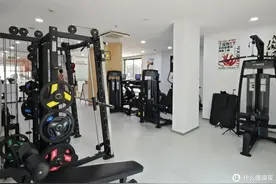 实测丨700入手的商用哑铃凳到底怎么样 ？哑铃凳一周六练教程来啦图片