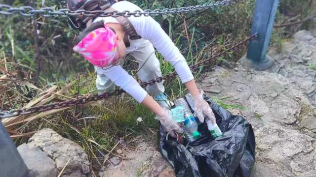 新干海拔1169.1米山顶的别样风景