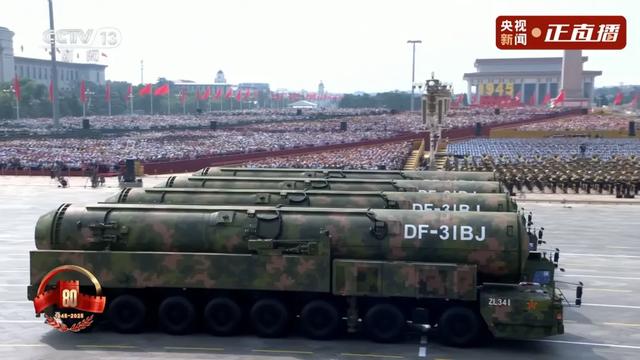 不装了！一口气看完九三大阅兵武器装备！谁说我们一个也不认识？