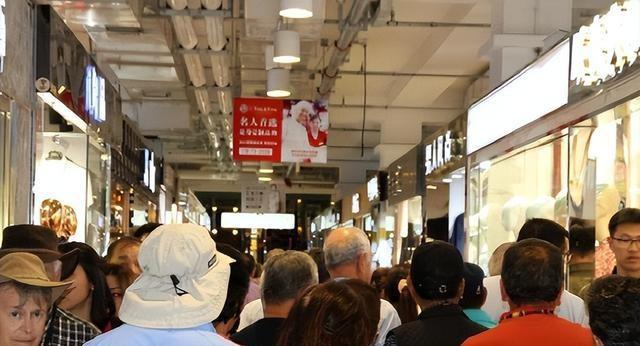 大量日本游客涌入北京，打着旅游幌子不去旅游不吃美食，为啥来？