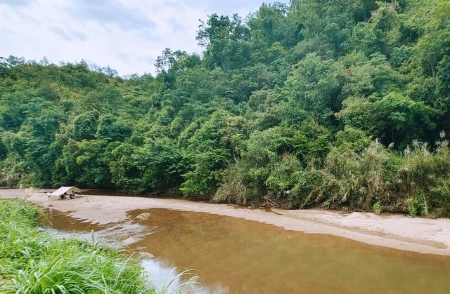上当了！玩水挖沙捞鱼露营“宝藏地”，荷泗长潭水电站原来这样的
