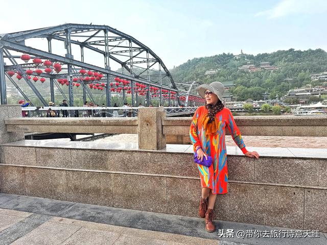 兰州白塔山下的清末黄河铁桥