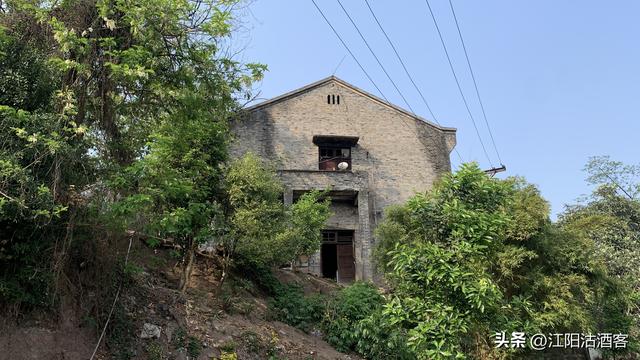 立马五峰天地小，群山俯首拜英雄，泸州小市五峰顶有历史