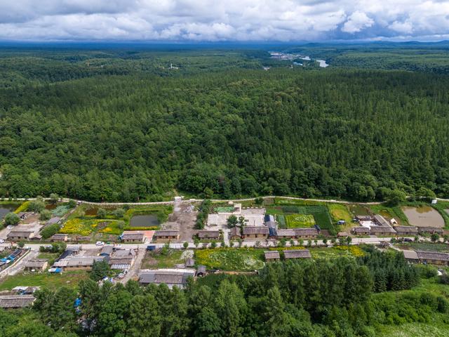 长白山下最后的木屋村落：走进吉林锦江村的时光隧道