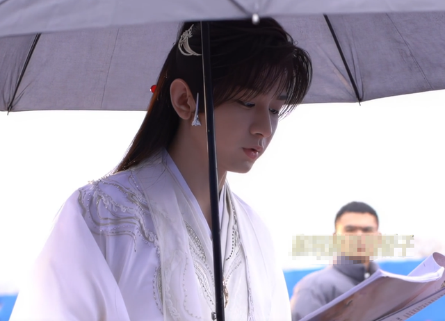 《天地剑心》《山河枕》各看4集，一部直接弃剧，一部熬夜狂追！