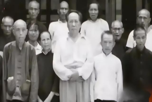 毛主席侄女北京开饭店，多次被砸，朋友劝她公开身份，但被她拒绝