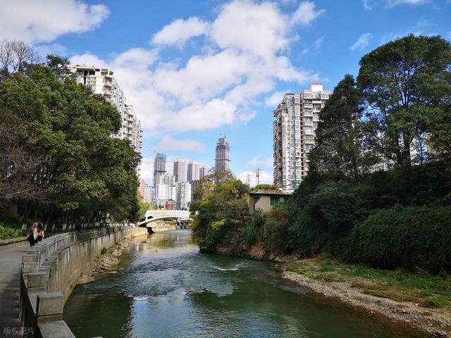 南京人去了昆明和贵阳，直言不讳：昆明和贵阳生活方式截然不同！