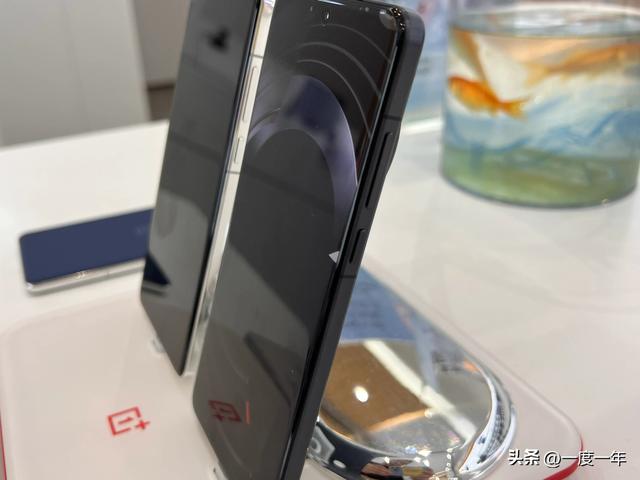 一加15影像再突破：LUMO系统加持，光影表现力成亮点