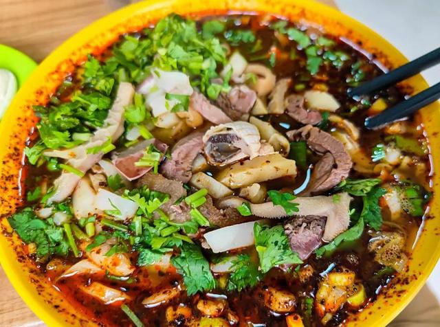 贵州最具松弛感的避暑小城，气候宜人、风景优美，小吃众多