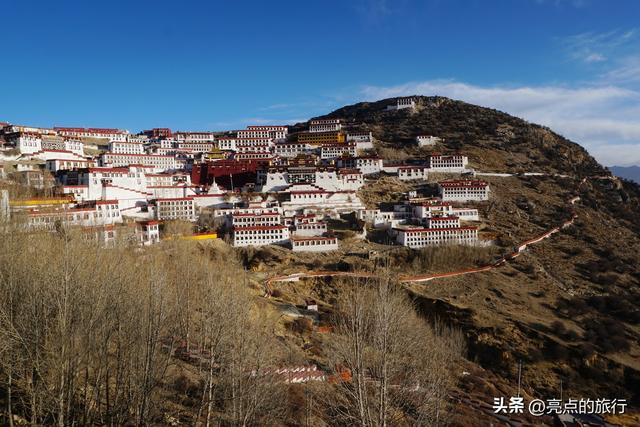 宗喀巴大师亲自建立的格鲁派第一座寺院，格鲁派的祖寺——甘丹寺
