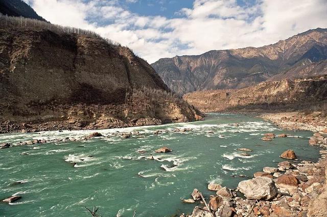 冬天游西藏才是真聪明！人少景美，关键还省钱。