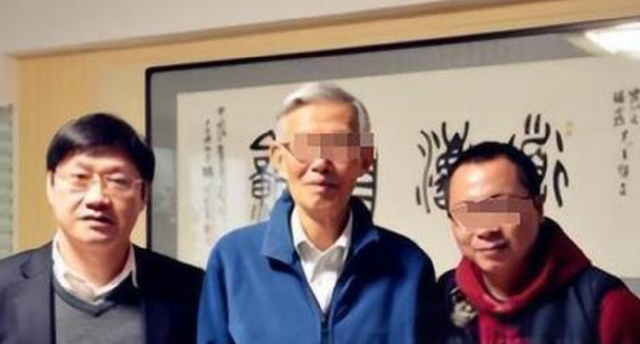 又一首富坠落！曾买直升机回老家撒钱，现在却过着被监视的生活