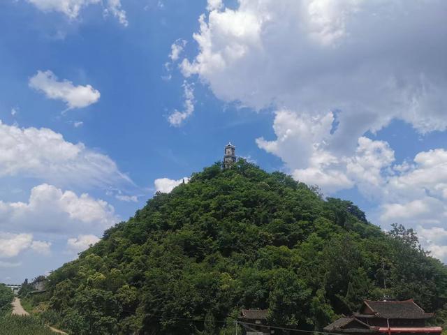 遵义播州：宝峰山上宝峰塔