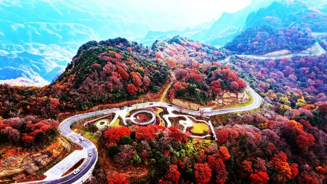 革命红辉映生态红 全国秋季村晚暨“红色旺苍多彩米仓”红叶季开启