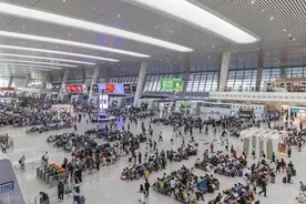 人均身高不超过2米，可为何高铁站要修60米高？只是为了面子吗？图片