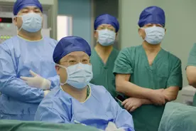 国内首例！武汉协和医院成功实施经尿道前列腺蓝激光汽化日间手术图片