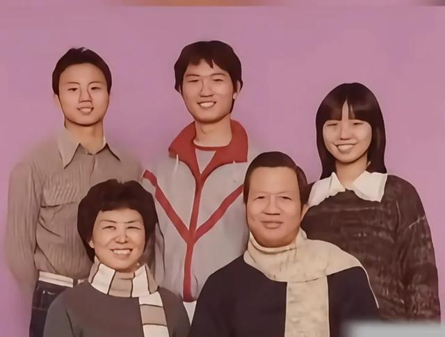 曾仕强离世7年，家人过得怎么样？夫人92岁仍健在，儿子事业有成