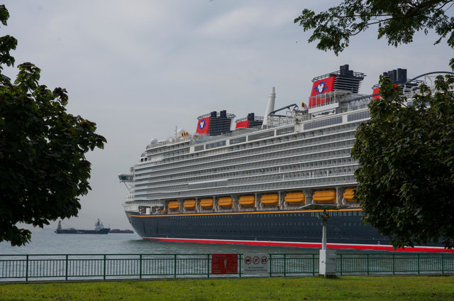 首发！等了一年多终于启航，我坐上了全世界“最快乐”的船