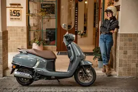 超级芯+更复古，铃木US125战斗值拉满！图片