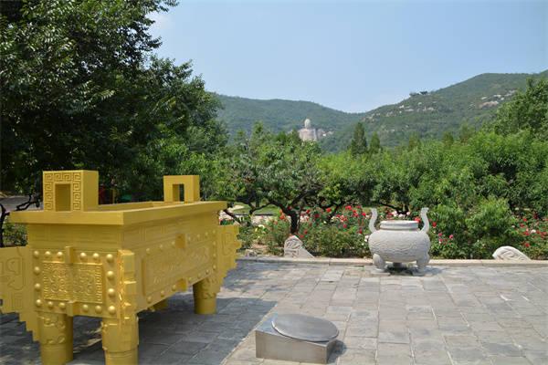 山水蒙山、 生态蒙山、 清凉蒙山、 旅游人气旺！