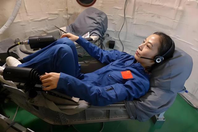 牺牲太大了！中国首个出舱女宇航员谈太空之旅：落地后路都走不了