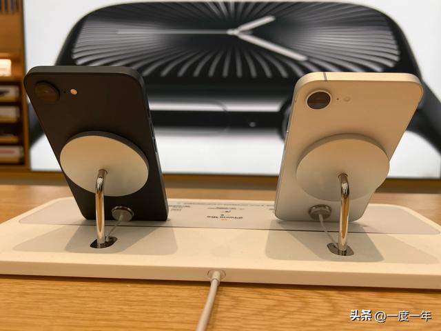 iPhone 17的实体卡槽：eSIM推进中的电池困局