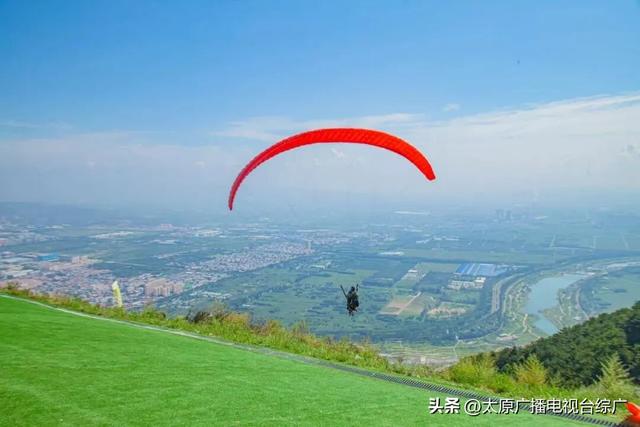 别再刷崛围山红叶图了！亲自去触摸红林间的千年时光，才够劲