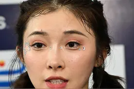 吴艳妮致敬刘翔！化身“抗日飞人”，延续日本比赛100%夺冠纪录图片