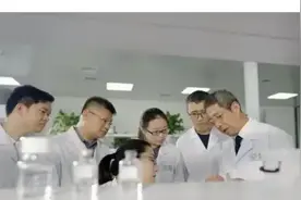 献血2000毫升终身免费坐地铁公交？我劝你冷静图片