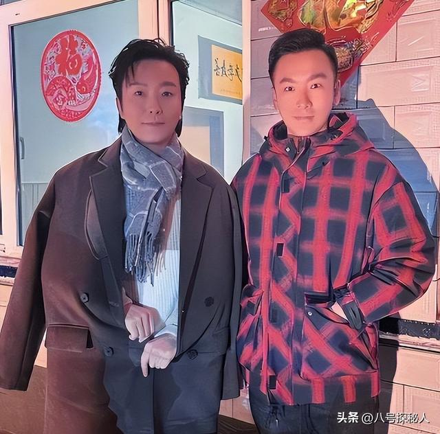 善恶终有报！47岁“跌落神坛”的李玉刚，终是活成了“跳梁小丑	”