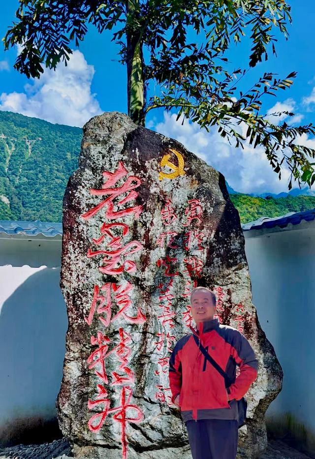 车轮，终于碾上了这条蜿蜒盘旋的天路——318国道