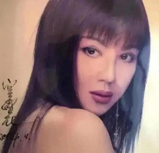 她是中国第一美妇，因为太美被克林顿接见，为显年轻28年不近男色